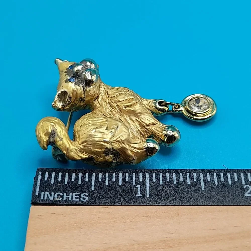 Vintage Cat Brooch, Signed Giusti,  Blue Rhinestone Eye, Kitten Pin, 90s Jewelry